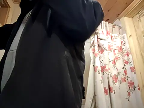 Lilsmokeshow017 online show from April 21, 2026, 10:32 am