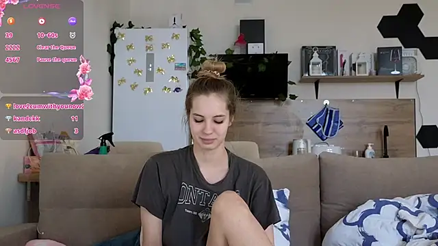 Girl alone home online show from March 11, 2025, 6:53 am