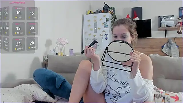 Girl alone home online show from February 26, 2026, 3:38 am