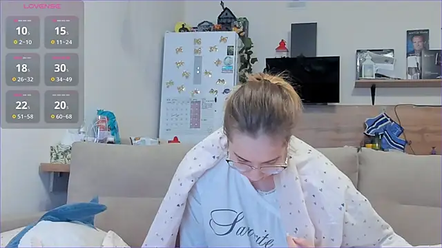 Girl alone home online show from April 10, 2026, 3:34 am