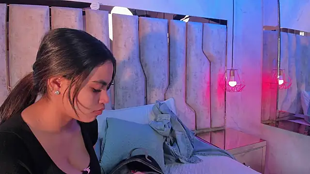 Snapshot of barbara_cambels chatting on February 22, 2026, 7:12 pm barbara cambels online show from February 22, 2026, 7:12 pm