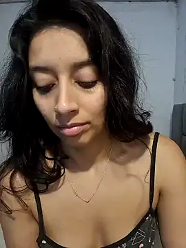 BrittanyDiaz online show from February 4, 2025, 3:36 pm