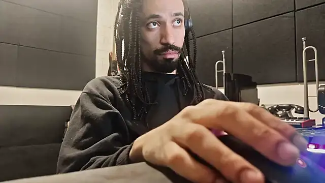 hotcamboy420 online show from November 10, 2025, 4:11 am