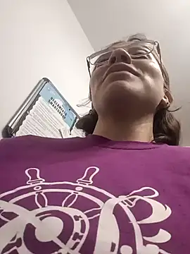 Snapshot of karlamorris_ chatting on January 4, 2025, 7:23 pm karlamorris online show from January 4, 2025, 7:23 pm
