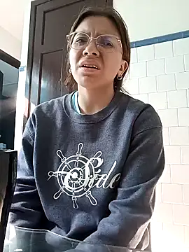 Snapshot of karlamorris_ chatting on January 17, 2025, 2:07 pm karlamorris online show from January 17, 2025, 2:07 pm