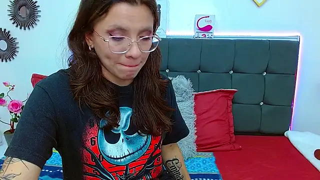 Snapshot of karlamorris_ chatting on February 3, 2025, 4:20 pm karlamorris online show from February 3, 2025, 4:20 pm
