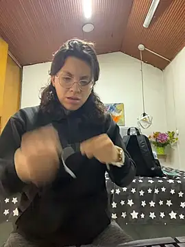 karlamorris  online show from March 25, 2026, 1:06 pm