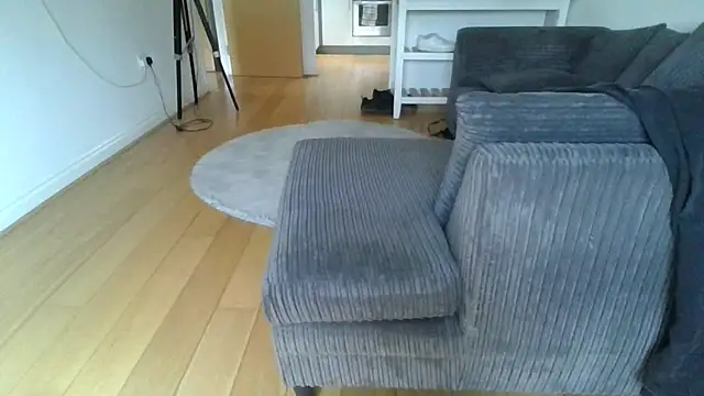 Snapshot of Nizzlivecam chatting on May 19, 2026, 4:35 pm Nizzlivecam online show from May 19, 2026, 4:35 pm
