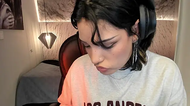 Snapshot of renee_shelby_ chatting on July 11, 2026, 8:44 pm renee shelby online show from July 11, 2026, 8:44 pm