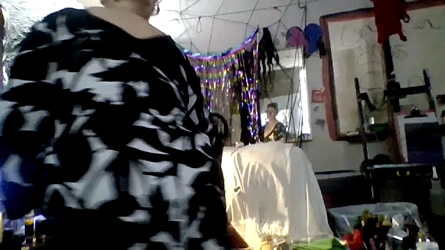 juscjen online show from March 21, 2025, 1:13 am