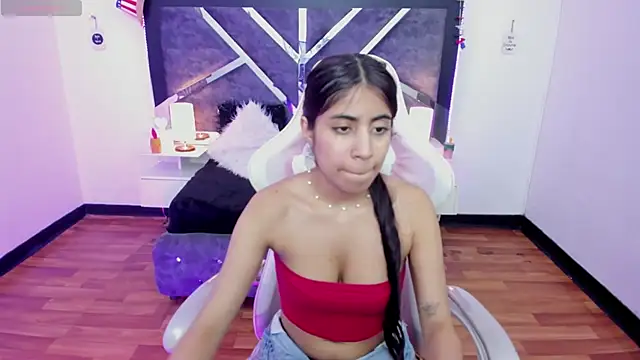 lunitaa18 online show from February 21, 2025, 1:33 am