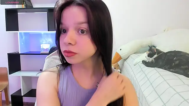 crystal lilith online show from February 9, 2025, 8:34 pm