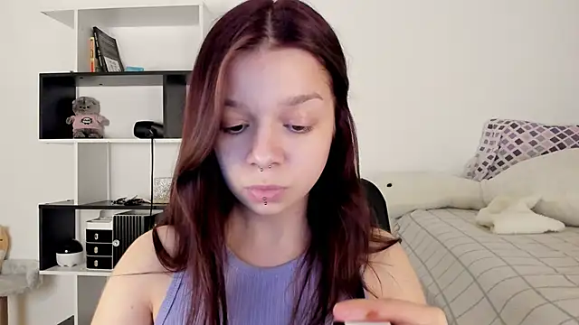 crystal lilith online show from February 15, 2025, 6:12 pm