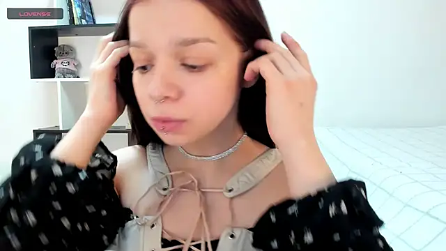 crystal lilith online show from March 2, 2025, 3:05 pm