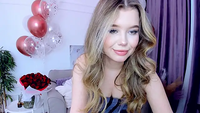 FollowLovee online show from March 22, 2025, 2:47 pm