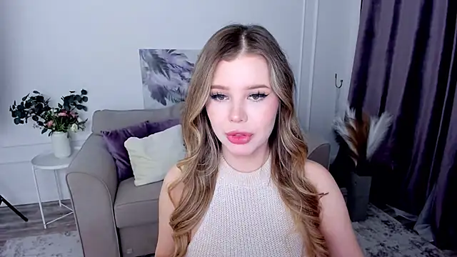 FollowLovee online show from October 4, 2025, 7:34 pm