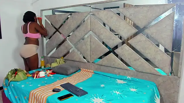 Snapshot of EvaxEmma chatting on November 2, 2025, 1:02 pm EvaxEmma online show from November 2, 2025, 1:02 pm