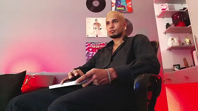 MagnusFrost online show from January 11, 2025, 1:48 am