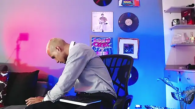 MagnusFrost online show from January 18, 2025, 6:56 am