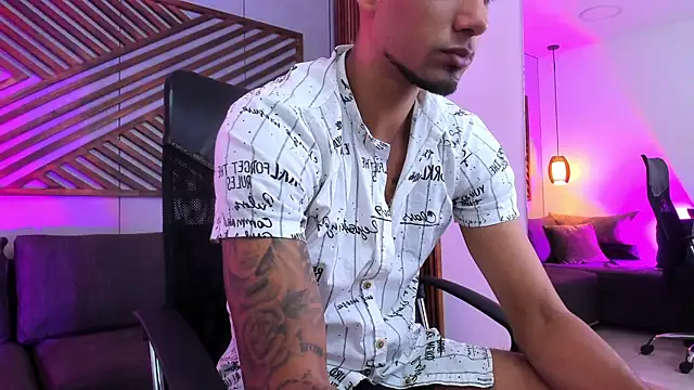 MagnusFrost online show from January 27, 2025, 11:33 pm