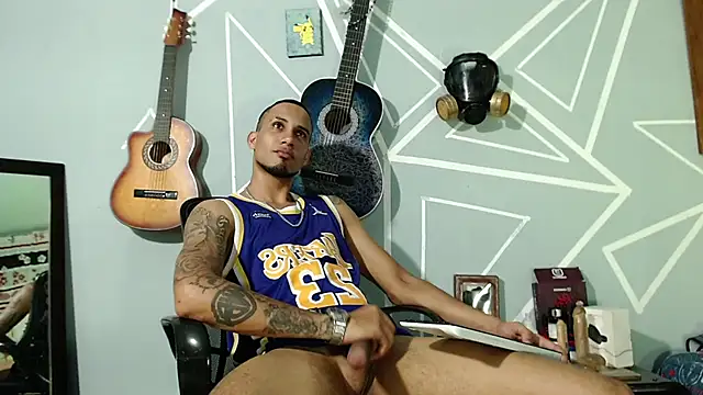 MagnusFrost online show from February 4, 2025, 3:44 am