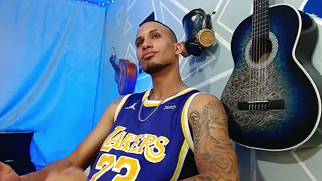 MagnusFrost online show from March 18, 2025, 12:05 am