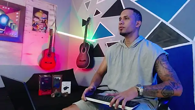 MagnusFrost online show from October 22, 2025, 4:13 am