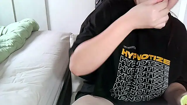 iamMalixxx online show from September 28, 2025, 10:20 am