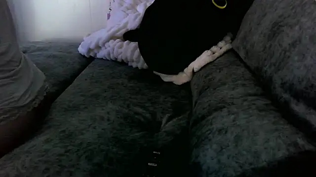 iamMalixxx online show from April 11, 2026, 7:45 am