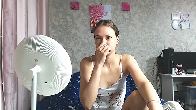 Snapshot of leila_bambi_ chatting on November 2, 2025, 7:05 pm leila bambi online show from November 2, 2025, 7:05 pm