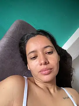 Snapshot of juliana_0796 chatting on May 17, 2026, 4:14 pm juliana 0796 online show from May 17, 2026, 4:14 pm