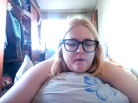 DesireMelissa online show from October 8, 2025, 7:39 am