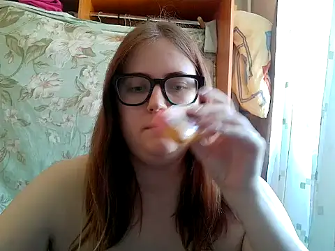 Snapshot of DesireMelissa chatting on June 4, 2026, 6:19 am DesireMelissa online show from June 4, 2026, 6:19 am