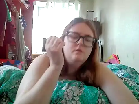 Snapshot of DesireMelissa chatting on June 28, 2026, 7:03 am DesireMelissa online show from June 28, 2026, 7:03 am