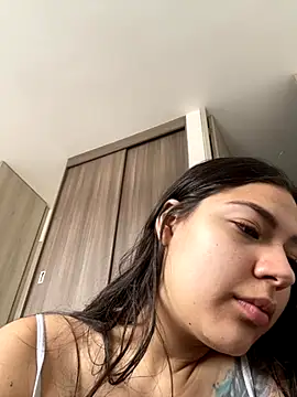 Latina vanessa online show from September 28, 2025, 5:18 pm