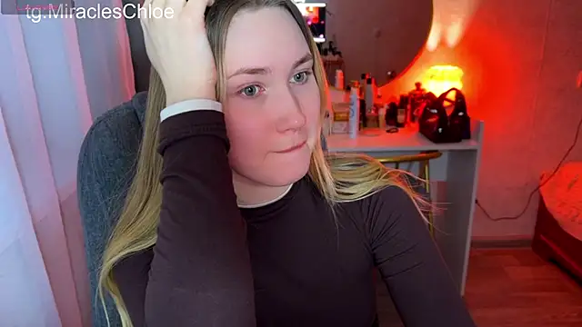 Snapshot of ChloeMillerMeow chatting on June 1, 2026, 10:33 pm ChloeMillerMeow online show from June 1, 2026, 10:33 pm