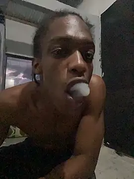 Snapshot of Larry-n-clouds chatting on June 16, 2026, 11:29 pm Larry-n-clouds online show from June 16, 2026, 11:29 pm