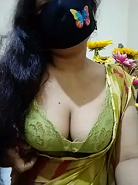 Snapshot of Ameera19 chatting on July 18, 2026, 1:21 am Ameera19 online show from July 18, 2026, 1:21 am
