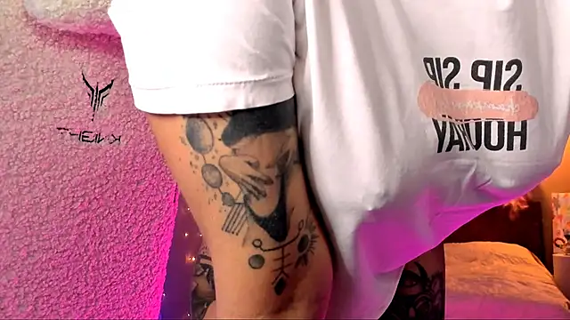 tykioty Miley online show from January 17, 2025, 6:23 pm