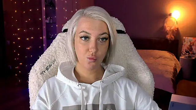 tykioty Miley online show from January 29, 2025, 2:10 pm