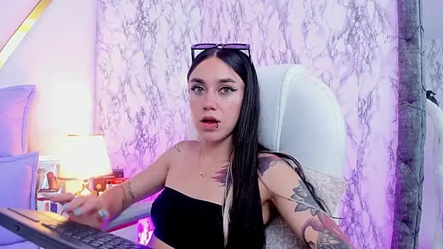 Athziry  online show from February 7, 2025, 2:29 am