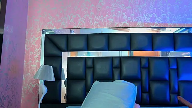 Snapshot of sh_malala chatting on October 18, 2025, 7:14 pm sh malala online show from October 18, 2025, 7:14 pm