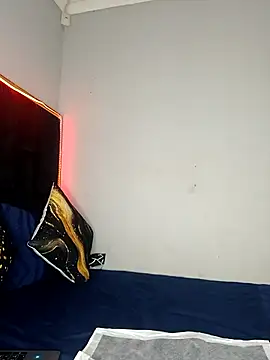 Snapshot of DarkButterfly99 chatting on September 11, 2025, 2:33 am DarkButterfly99 online show from September 11, 2025, 2:33 am