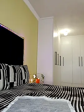 Snapshot of DarkButterfly99 chatting on October 22, 2025, 8:03 am DarkButterfly99 online show from October 22, 2025, 8:03 am