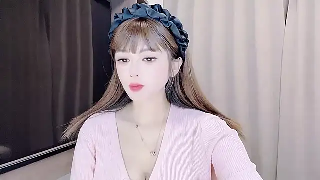 VIWVI online show from October 13, 2025, 4:56 am