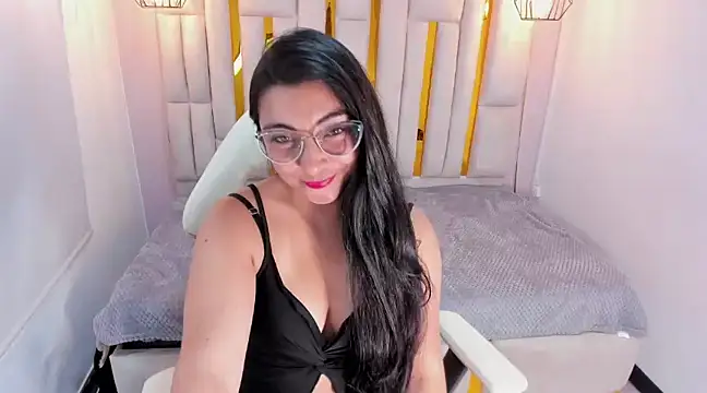 Karla hernandez  online show from March 7, 2025, 5:17 pm