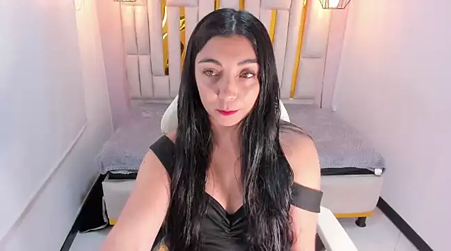 Karla hernandez  online show from March 10, 2025, 10:59 am