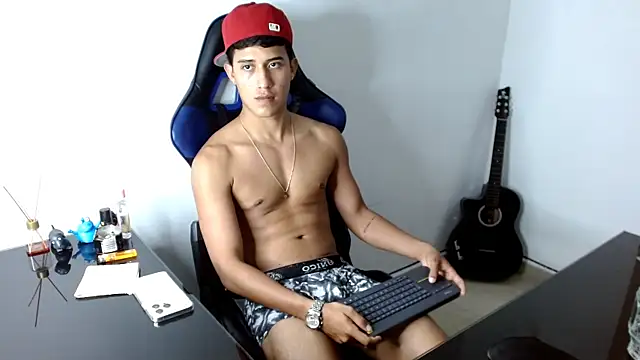 Snapshot of Juan_da01 chatting on January 12, 2025, 2:45 am Juan da01 online show from January 12, 2025, 2:45 am