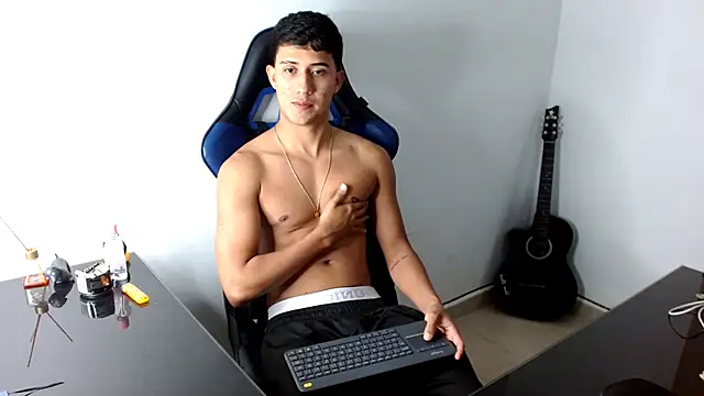 Snapshot of Juan_da01 chatting on January 27, 2025, 3:37 am Juan da01 online show from January 27, 2025, 3:37 am