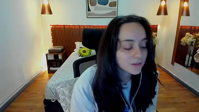 Snapshot of KatherineBond chatting on May 26, 2026, 7:10 pm KatherineBond online show from May 26, 2026, 7:10 pm